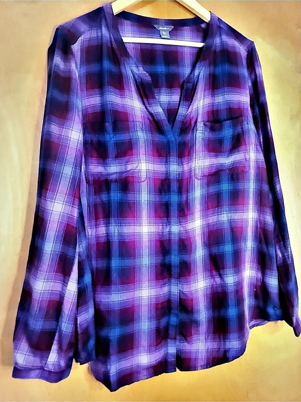 Eddie Bauer Plaid Button Down in Purple & Blue Large Like New